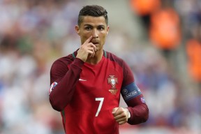 主教练强调阵容深度建设确保长赛季中各阶段战斗力不掉线，主教练挑战