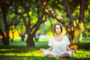 维尼修斯、姆巴佩合练片段疯传，两人默契度让球迷惊喜爆棚，姆巴佩戴维斯